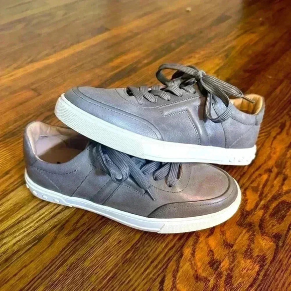 Tod's Other - Tod’s Low top Leather - brand  new mint - As always Free Shipping!!!